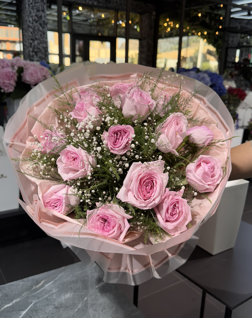 Букет сиреневые розы 11шт 60см